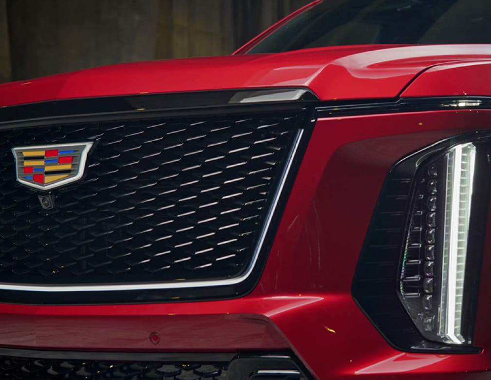 2025 Escalade-V front emblem and grill.
