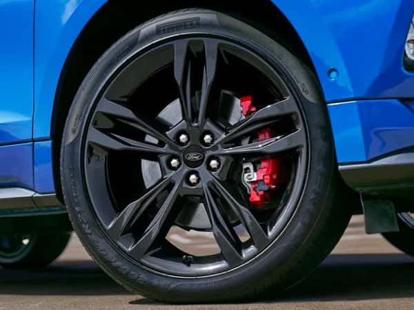 Blue Ford Edge ST wheel
