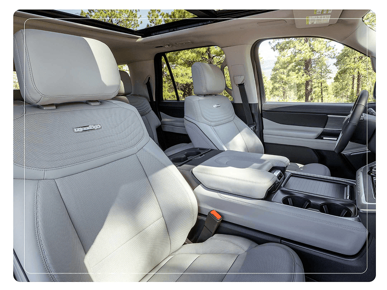 2025 Ford Expedition® Platinum® SUV front seating area