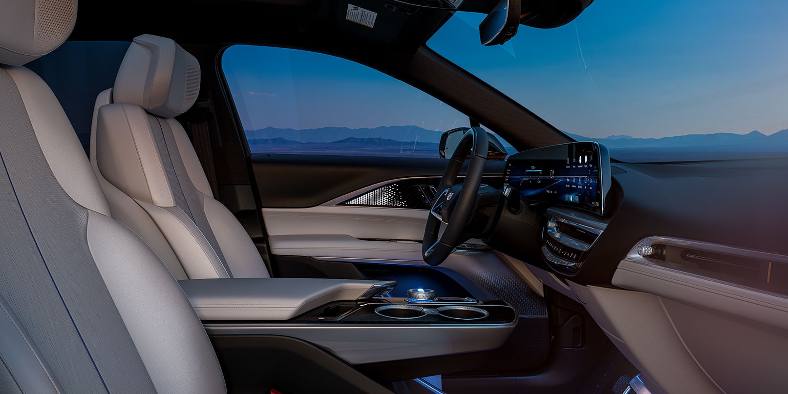2023 Cadillac Lyriq front seats