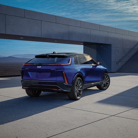 2026 Lryiq rear passenger 3/4 angle