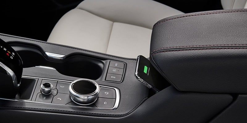 2023 Cadillac XT4 center console