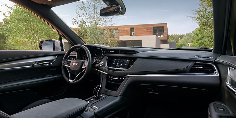 2023 Cadillac XT6 steering wheel and dash