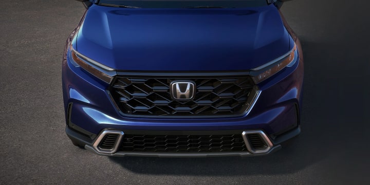 Honda CR-V Hybrid front grille