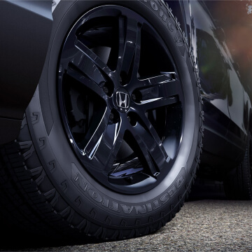 The head-turning Black Edition features exclusive 18-inch black alloy wheels.