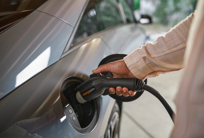 Inserting Hyundai charger plug