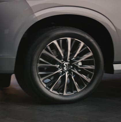 2026 INFINITI QX80 wheel