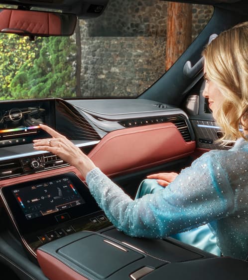 INFINITI QX80 Interior