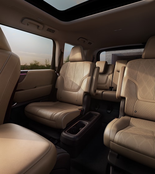 INFINITI QX80 Interior