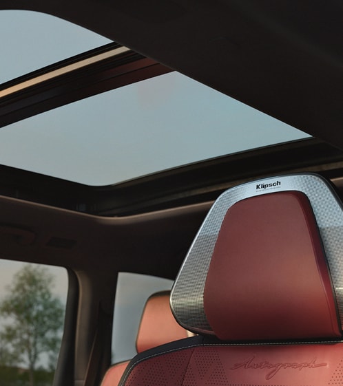 INFINITI QX80 Interior