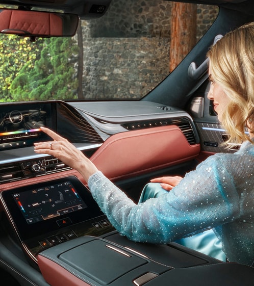 INFINITI QX80 Interior