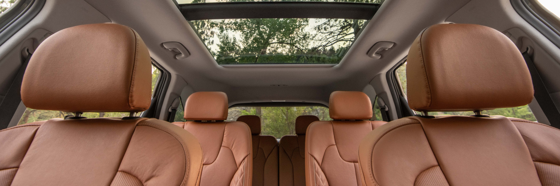 View of the interior Hyundai SUV's leather seats
