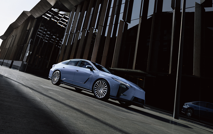 ES 500e Luxury shown in Wavelength.