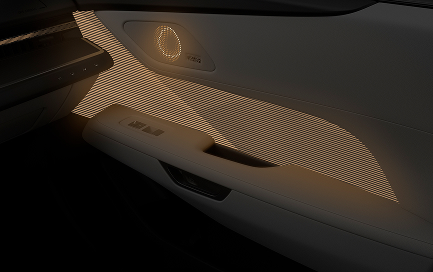 ES 500e Luxury shown in Iridium.
