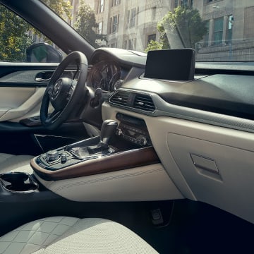2022 Mazda CX-9 front console