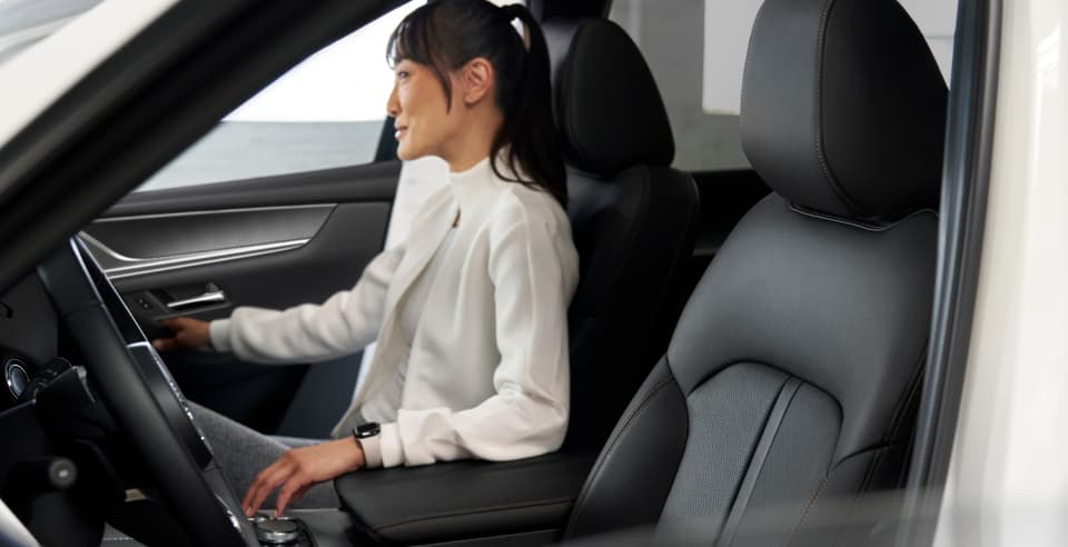 Mazda CX-70 PHEV front seats