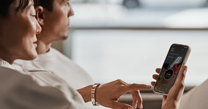 smartwatch user with MyMazda app