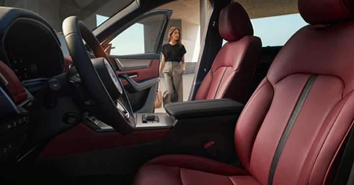 Mazda CX-70 front seats