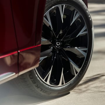 Mazda CX-90 Inline 6 tire