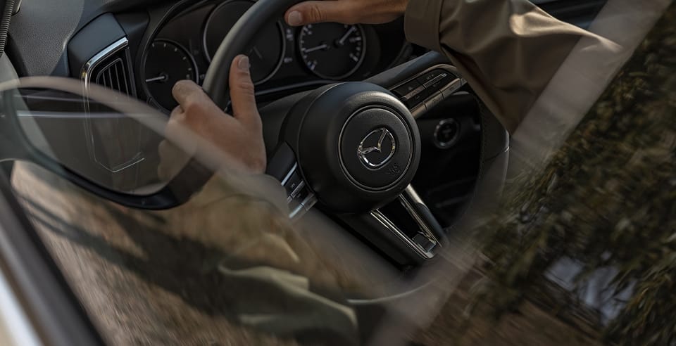 STAY FOCUSED WITH I-ACTIVSENSE® SAFETY TECHNOLOGY