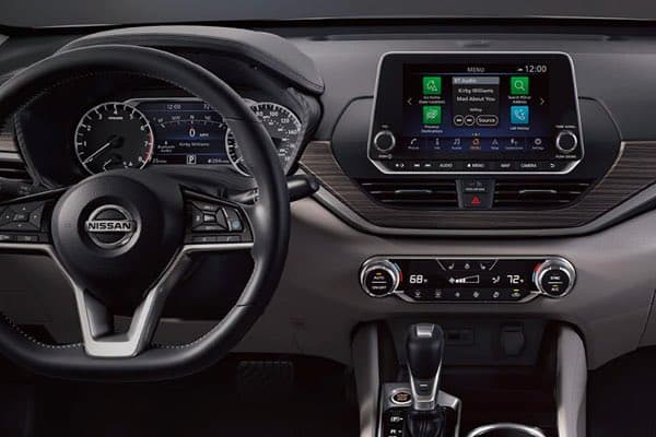 Nissan Altima Steering Wheel and Dashboard