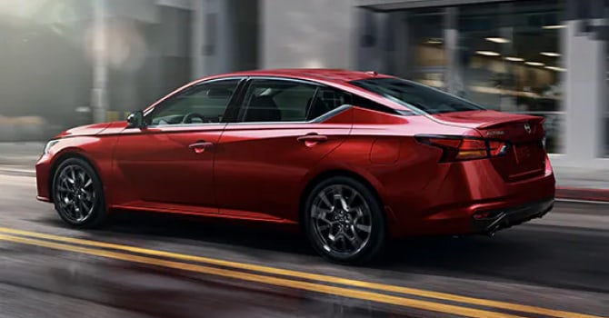 2023 Altima Side View
