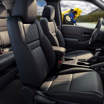 2022 Nissan Frontier interior