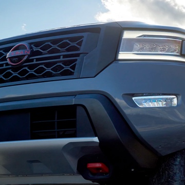 2022 Nissan Frontier front