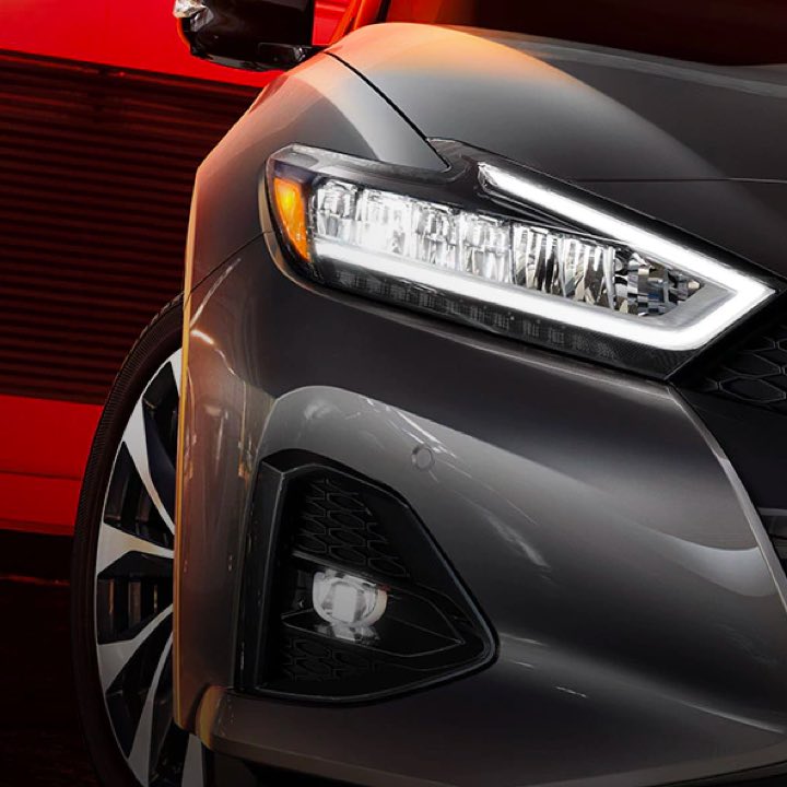 2021 Nissan Maxima side wheel