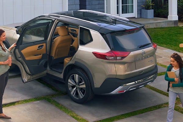 Unloading a parked Nissan Rogue