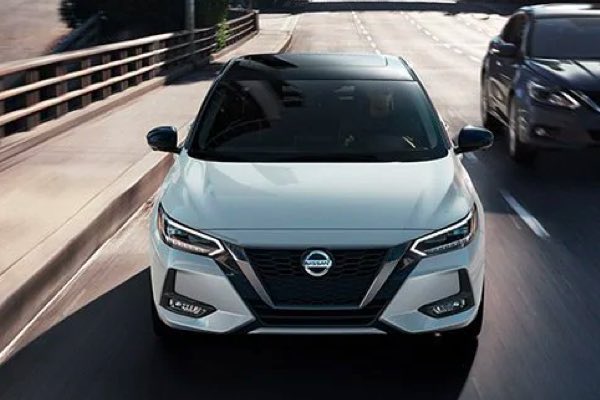 Front View of White Nissan Sentra