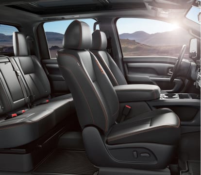 2023 Nissan Titan seating