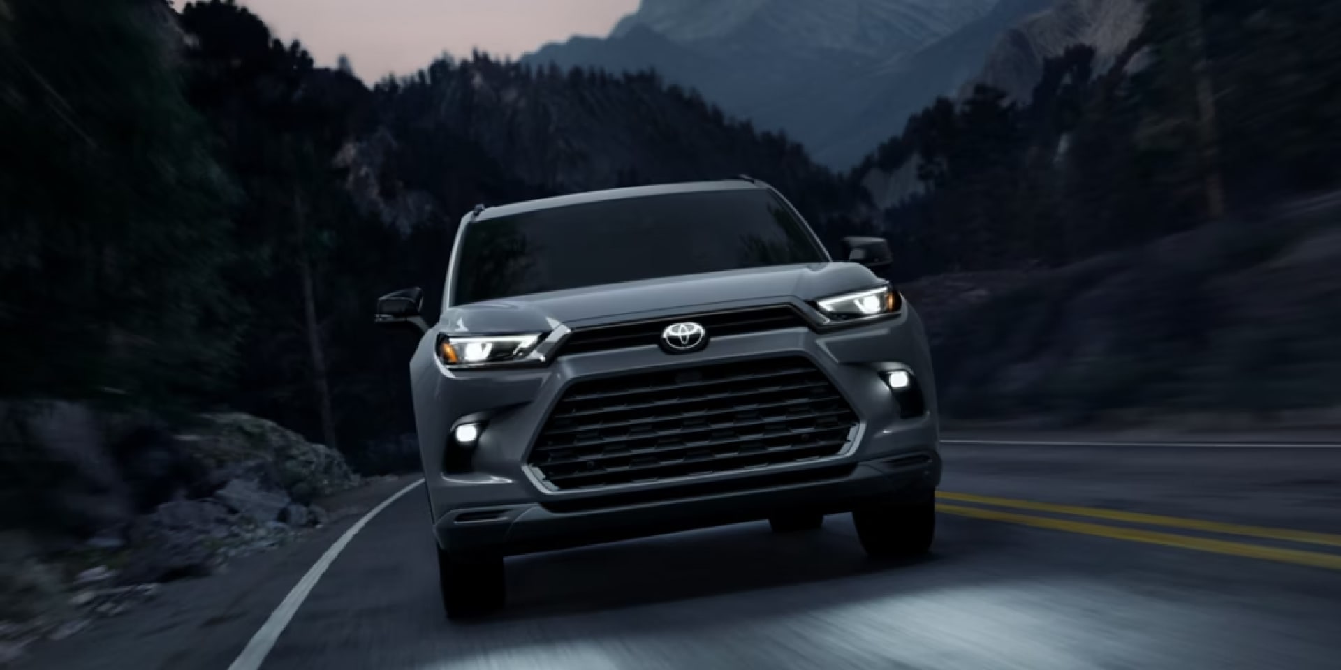 thumbnail image 2 of LED Fog Light Kit With Switch Bezel Wire For 2024-2025 Toyota Grand Highlander White 2 of 4